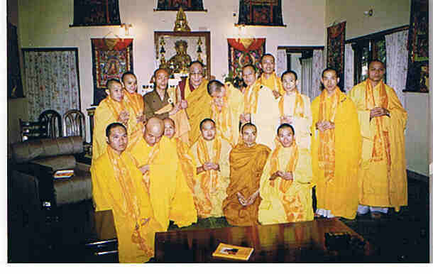 Rev. Thich Hang Dat and H.H Dalai Lama, and Vietnamese monks-1999.jpg